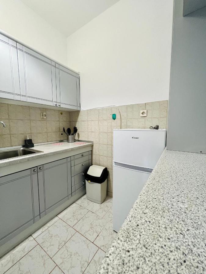 Atlantis Apartments Nea Vrasna Exterior photo